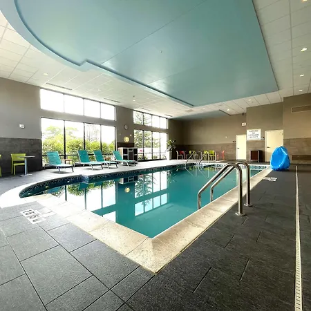 Home2 Suites By Hilton Milwaukee Airport-3
